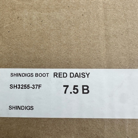 Shindigs Shoes Combat Style Boots Red Daisy Made In The USA Size 7.5 NWT In Box - Picture 5 of 12